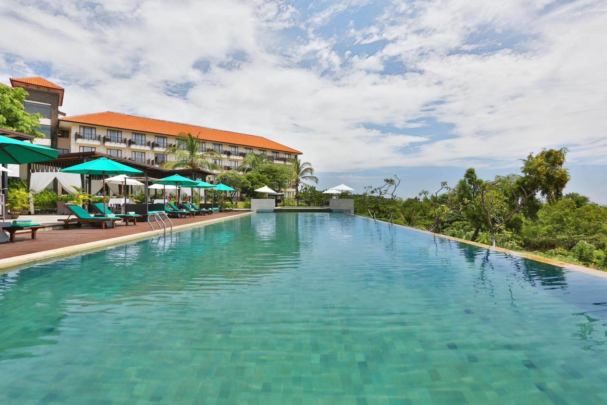 New Kuta Hotel By Lorin أُلُواتو المظهر الخارجي الصورة